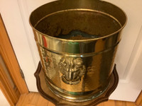 Large Vintage Bristol Brass Hammered Planter w Lion Head Handles