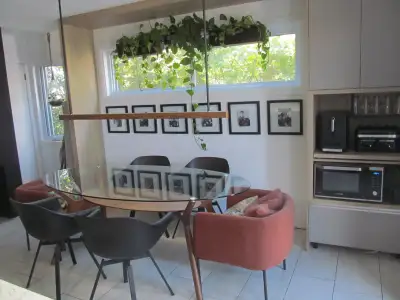 Table de cuisine en verre avec chaises, View more