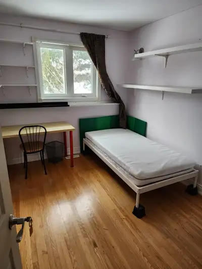 A furnished room for rent