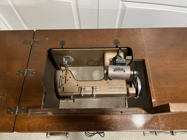 Vintage Domestic Sewing Machine  in Hobbies & Crafts in Strathcona County - Image 3