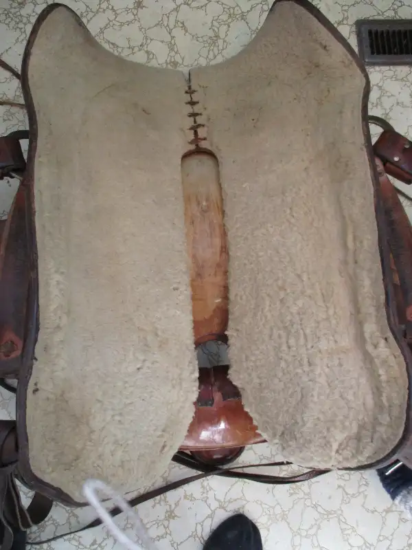 15.5" F. Eamor ROPE Saddle, nice! in Equestrian & Livestock Accessories in Dawson Creek - Image 10