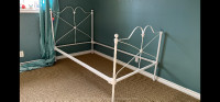 Antique Wrought Iron Bed - White - Twin