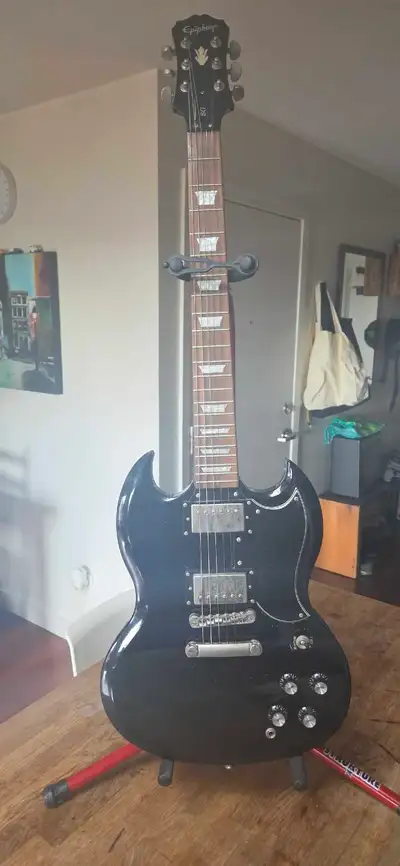 epiphone sg 400 in Guitars in Canada | Kijiji Marketplaces