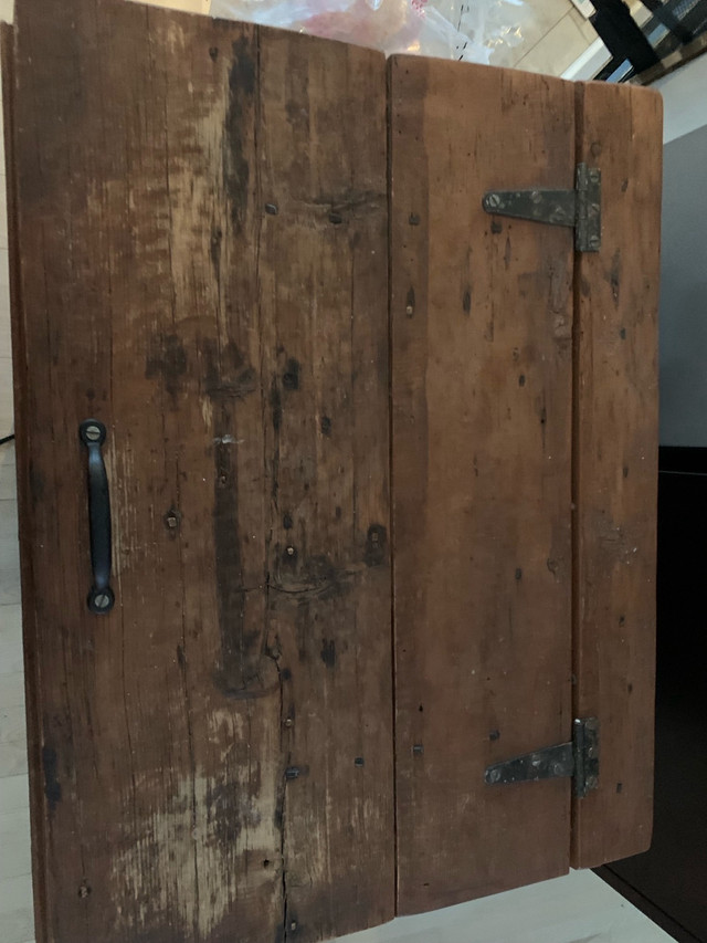 Boîte à bois vintage dans Commodes et armoires  à Ville de Québec