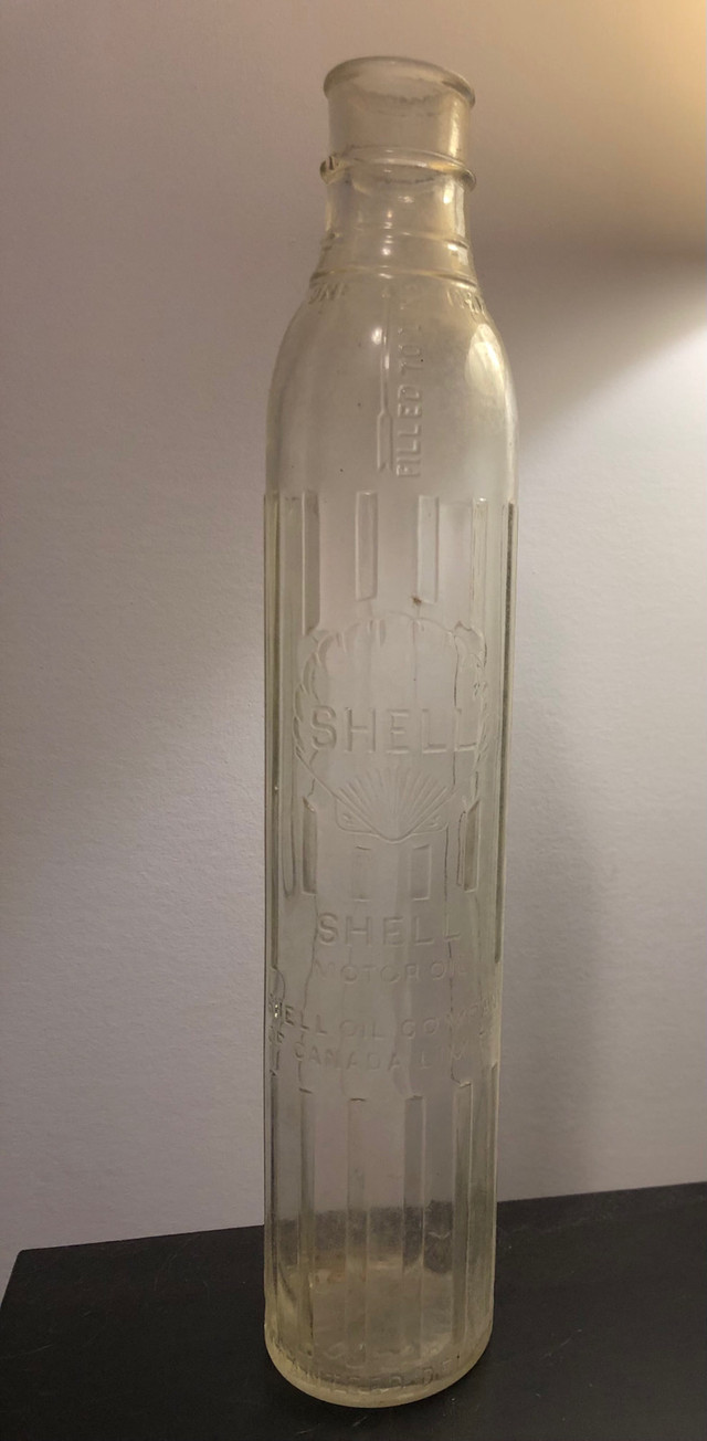 Vintage Shell Motor Oil bottle in Arts & Collectibles in Belleville