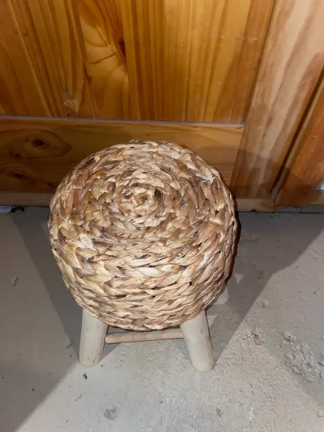 Homesense wooden stool in Chairs & Recliners in Barrie - Image 3