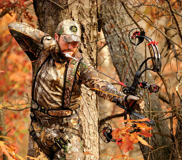 Hunter Ultra-Lite Safety Harness in Fishing, Camping & Outdoors in Gatineau