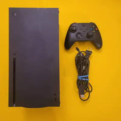 I'm selling this Xbox Series X console along with a black controller. If you want another controller...