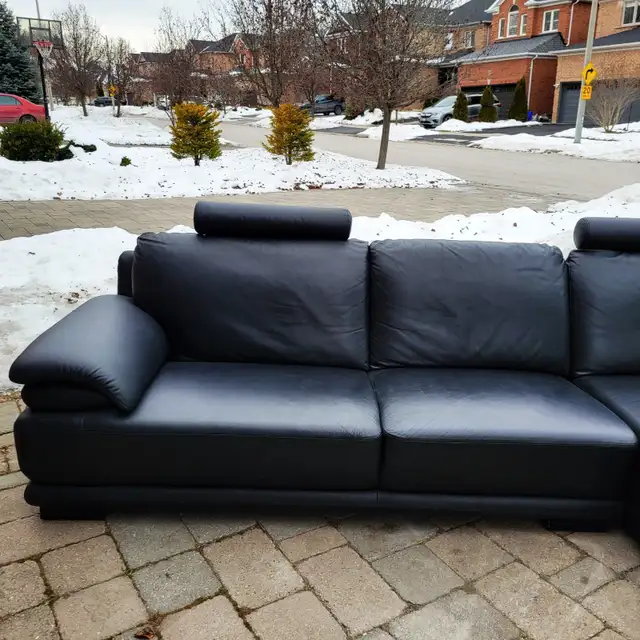 Like new full premium real leather sectional couch can deliver in Couches & Futons in Kingston - Image 4