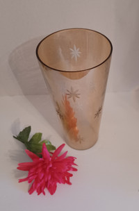 Depression glass, Floragold, peach vase