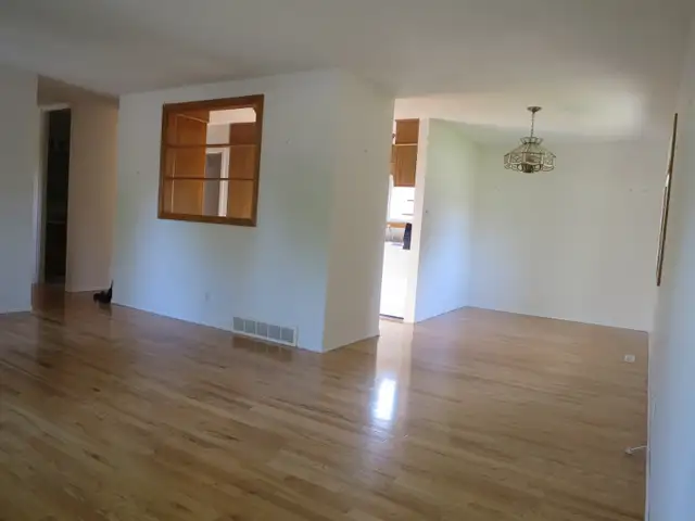 4 BDR House for Rent, Prime Location near 8th St, close to UofS63234963915777121