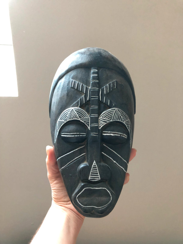 African Decorative Mask in Home Décor & Accents in Banff / Canmore - Image 2