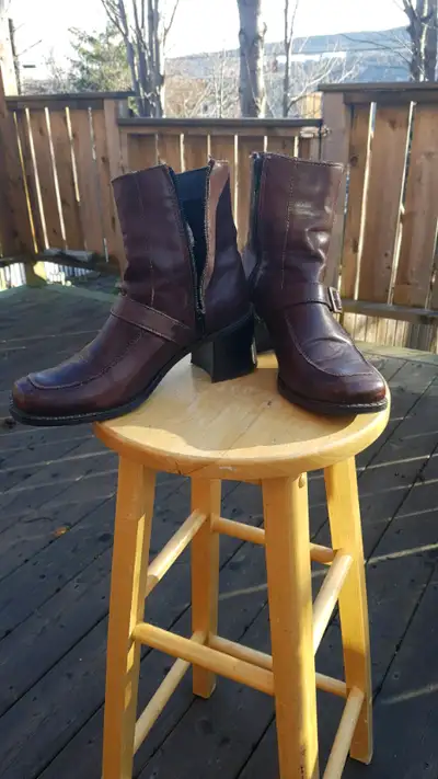 Womens Boots Size 9.5, View more