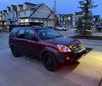 This Honda CR-V is a reliable and capable SUV with 388,015 km. While it's not the newest car on the...