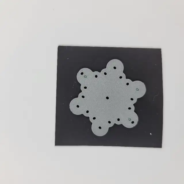 Snowflake Wafer Die Ashlynn Simon Says Stamp Paper Crafts Card M in Hobbies & Crafts in Strathcona County - Image 4