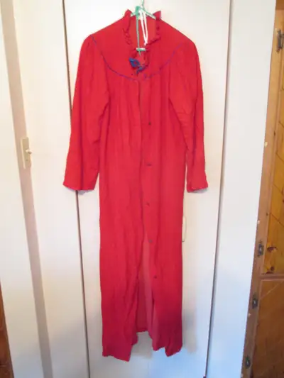 ladies red housecoat (M) new never worn, View more