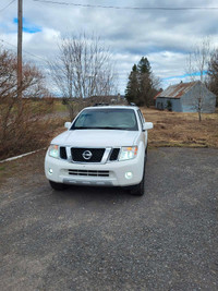 Nissan pathfinder le 2012