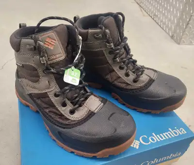 Columbia men's winter hikers US 7 (NEW IN BOX), View more