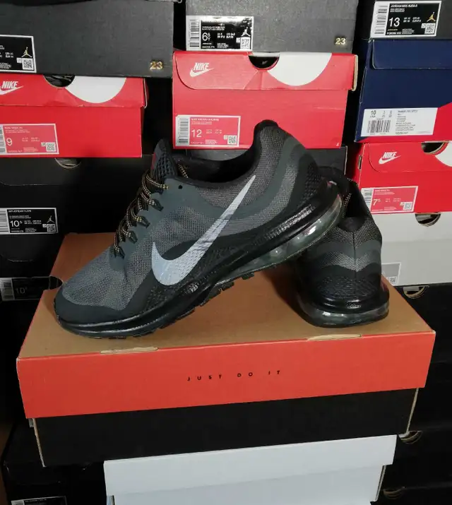 NIKE AIR MAX DYNSTY 2 WOMEN SIZE 10 MINT COND 