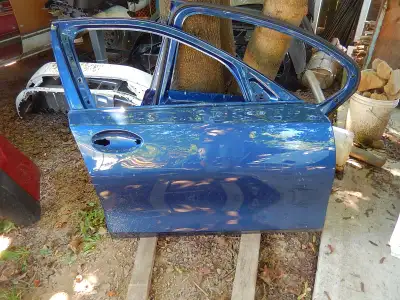 OEM BMW Parts (1) 2019 2020 2021 2022 2023 BMW 330e, 330i, M340i, 3 Series pair of right door shells...