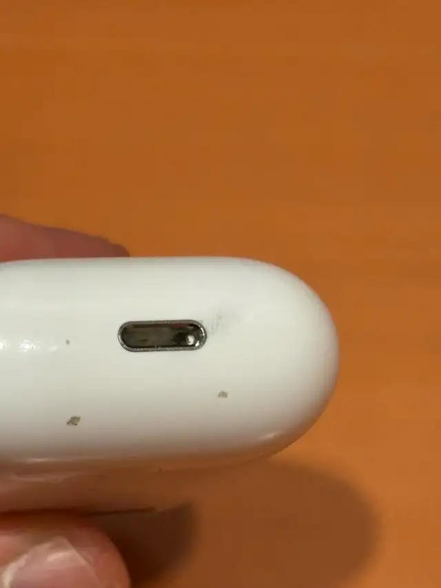 AirPod Case402835236340387841