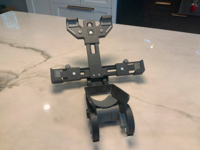 Garmin / Tacx Handlebar Bracket for Tablets / iPad in Other in City of Toronto