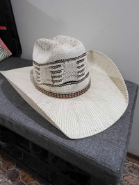 Straw cowboy hat. Size 7.