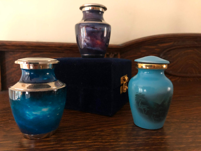 Keepsake Mini Cremation Urns with Velvet Box in Other in Muskoka - Image 3