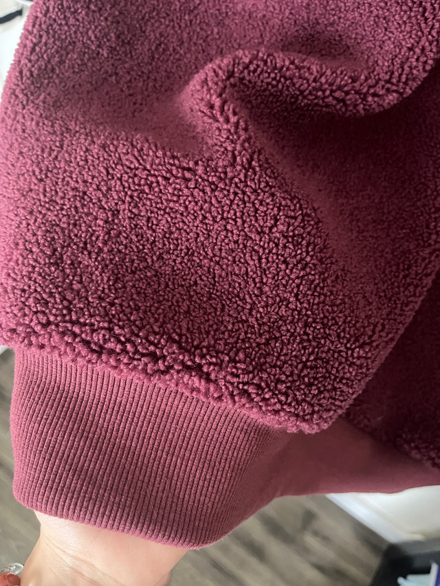 women Sweater wine color Size L in Women's - Tops & Outerwear in Calgary - Image 3