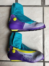 SALOMON cross-country ski boots size US6 (EU 38)
