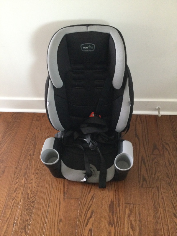 Child Car Seat in Strollers, Carriers & Car Seats in St. Catharines