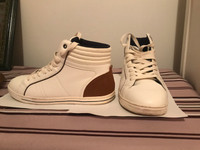 White Shoes Size 8 15$