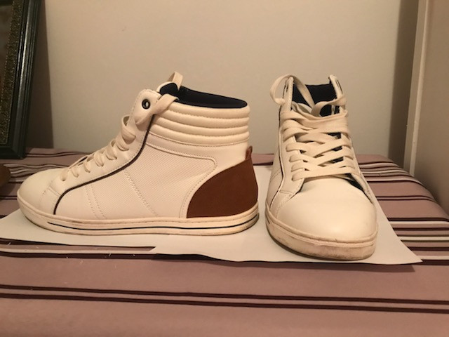 White Shoes Size 8 15$ in Men's Shoes in Sudbury