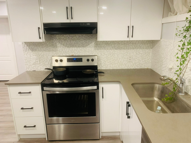 2 BED ROOM 1 BATH APARTMENT FOR RENT IN WATERLOO NEAR  UNIVERSIT in Room Rentals & Roommates in Kitchener / Waterloo - Image 5