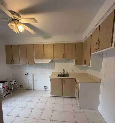 À LOUER – 4 ½ rénové à Rosemont–La Petite-Patrie Magnifique appartement 4 ½ rénové, situé dans le qu...