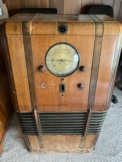 Vintage Sparton radio model 87, View more