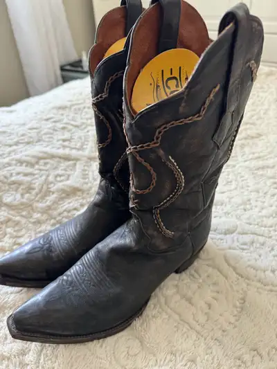 Dan post cowboy, View more