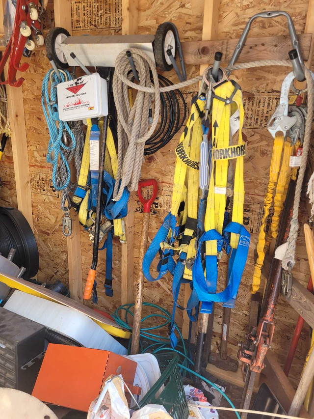 Lot's of used roofers tools for sale in Ladders & Scaffolding in Moncton - Image 2