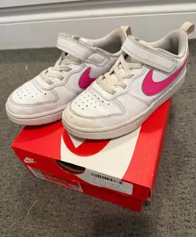 Girls Nike shoes 12.5c, View more