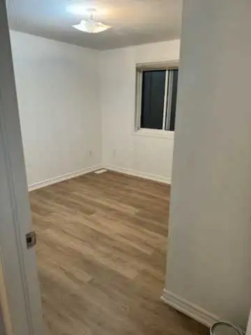 59 Hilldale Dr, - Family or group of students are welcome. - Near Conestoga College Institute Of Tec...