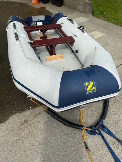 10’ Zodiac C310S, View more