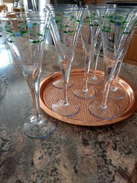 7 CHAMPAGNE FLUTES