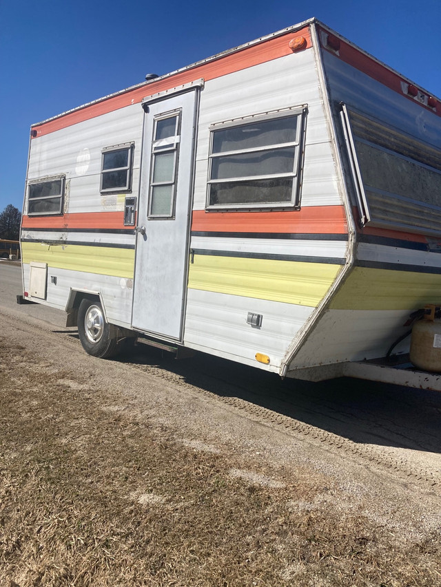 15’ mallard 1970s retro small camper trailer lightweight office  in Park Models in Barrie - Image 3