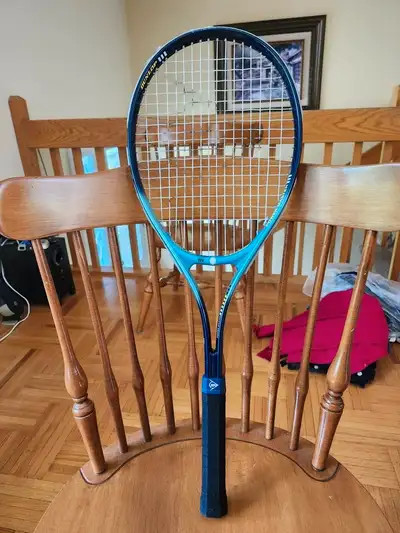 Raquette de tennis Dunlop avec la housse, View more