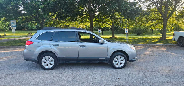 Subaru outback 2010 in excellent condition  in Cars & Trucks in St. Catharines - Image 3