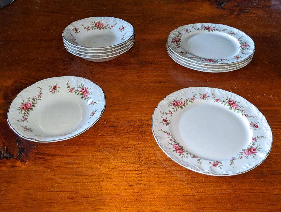 Vintage Ridgway Ironstone Rose Marie pattern bowls and plates | Arts ...