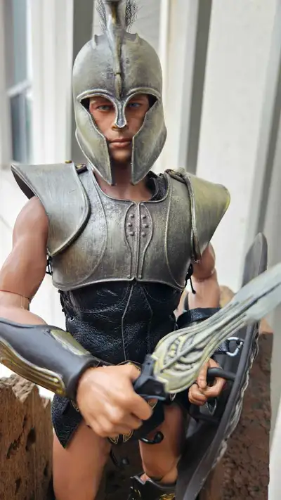 Behold a meticulously crafted 1/6 scale TROY Greek Warrior figure, complete with diecast armour and...
