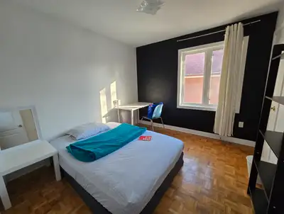 Looking for a cozy, comfortable place to call home? We have a bright and spacious upper-floor room a...