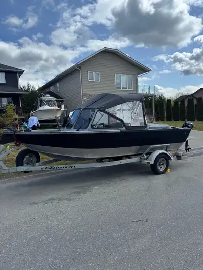 2017 kingfisher falcon jet boat, 680hrs, just completed a full service inculding reeds, plugs, tensi...