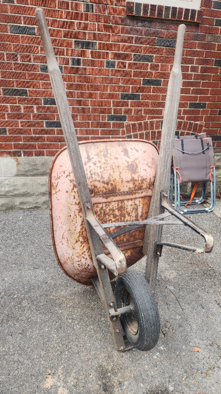 6 Cu. Ft Steel Tray Wheelbarrow. in Other in City of Toronto - Image 2